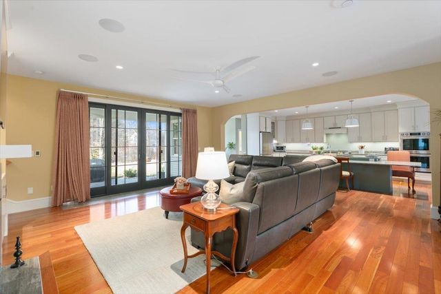 24 Brady Circle, Plaistow, NH 03865