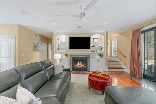 24 Brady Circle, Plaistow, NH 03865