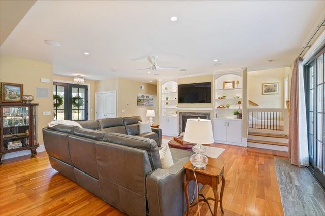 24 Brady Circle, Plaistow, NH 03865