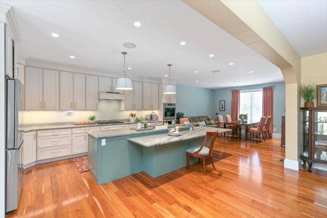 24 Brady Circle, Plaistow, NH 03865