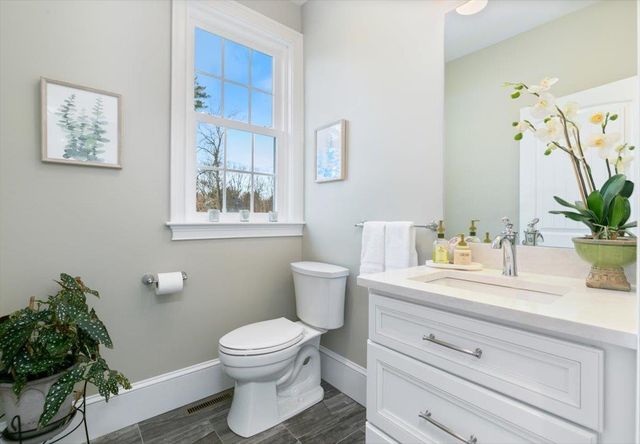 24 Brady Circle, Plaistow, NH 03865