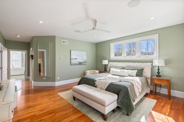 24 Brady Circle, Plaistow, NH 03865