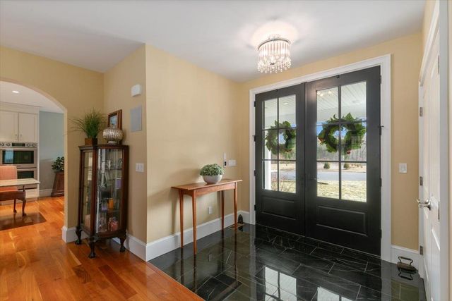 24 Brady Circle, Plaistow, NH 03865