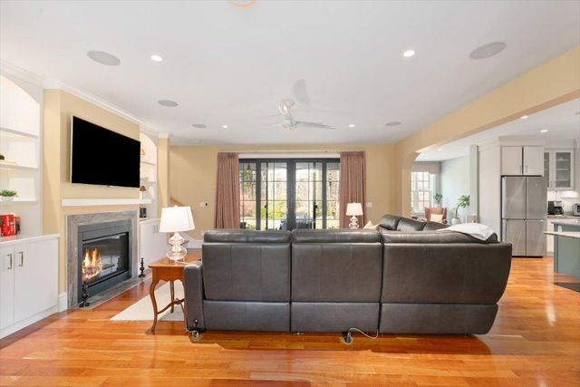 24 Brady Circle, Plaistow, NH 03865