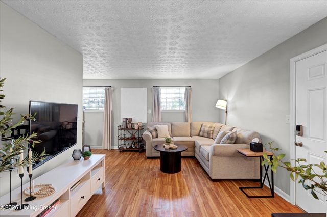 226 Middletown Square, Louisville, KY 40243