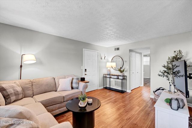 226 Middletown Square, Louisville, KY 40243