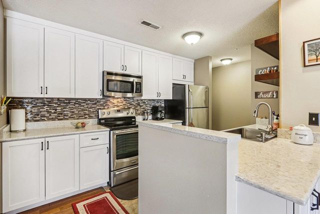 273 Kearney Way, Waunakee, WI 53597