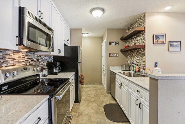 273 Kearney Way, Waunakee, WI 53597