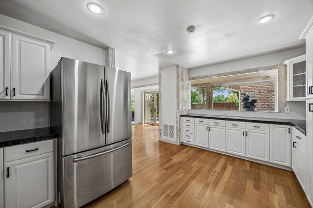 10695 Pagewood Drive, Dallas, TX 75230