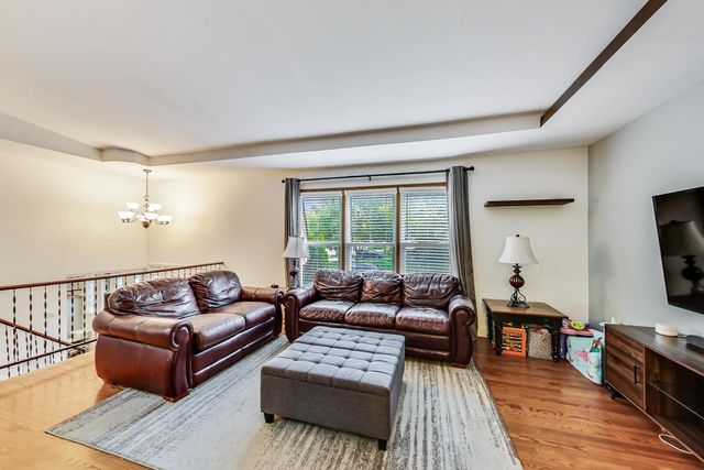 4010 N Firestone Drive, Hoffman Estates, IL 60192