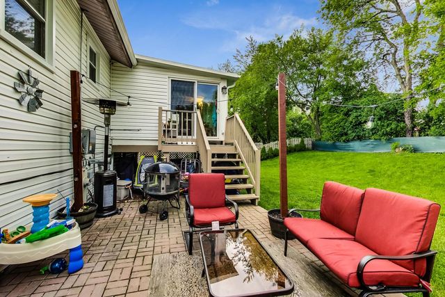 4010 N Firestone Drive, Hoffman Estates, IL 60192