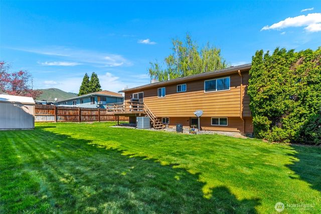 1517 4th Street, Wenatchee, WA 98801