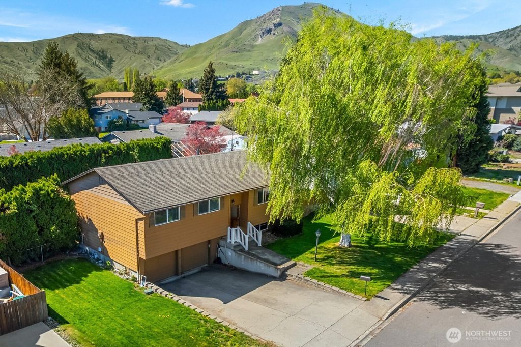 1517 4th Street, Wenatchee, WA 98801