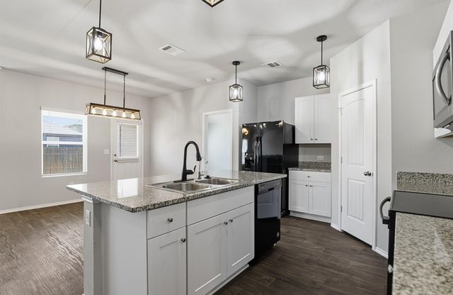 6005 Shanjia DR, Austin, TX 78724