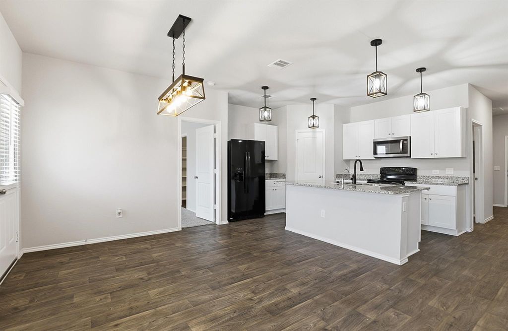 6005 Shanjia DR, Austin, TX 78724