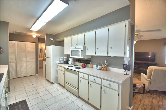 4860 GOLDENVIEW LANE, Lakeland, FL 33811