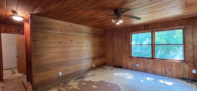 12 Sunset Trail, Portage, IN 46368