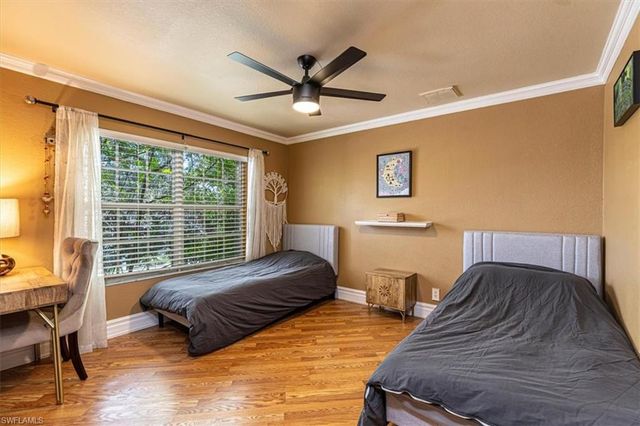 120 Burnt Pine DR, Naples, FL 34119