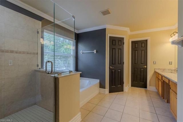 120 Burnt Pine DR, Naples, FL 34119