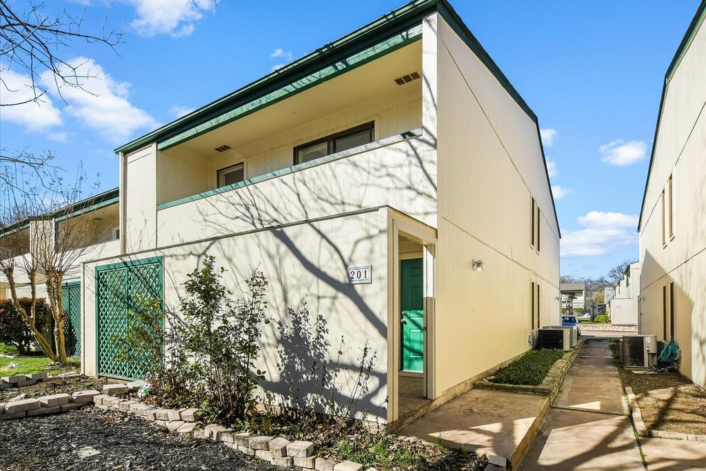 6718 Silvermine DR 201, Austin, TX 78736