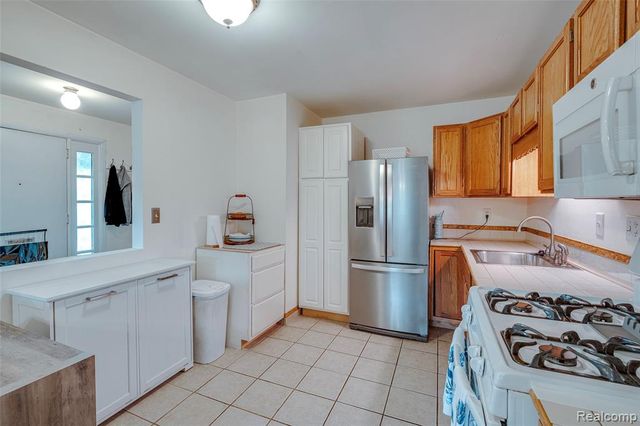 40815 Newport Drive, Plymouth, MI 48170