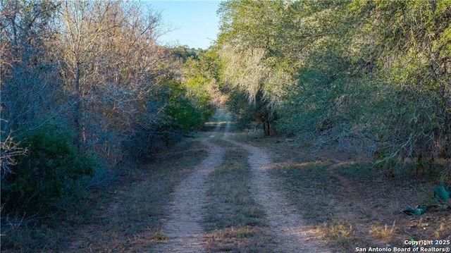 15145 Alternate 90, Kingsbury, TX 78638