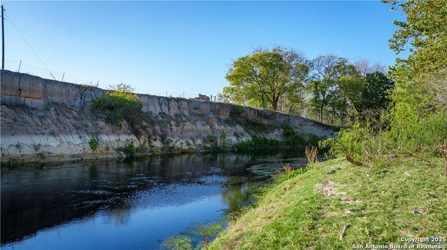 15145 Alternate 90, Kingsbury, TX 78638