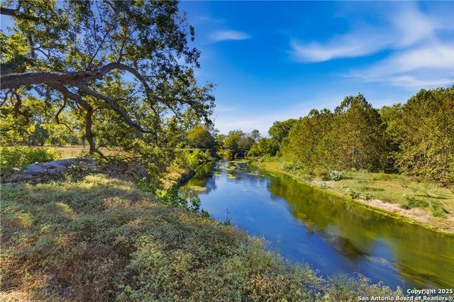 15145 Alternate 90, Kingsbury, TX 78638