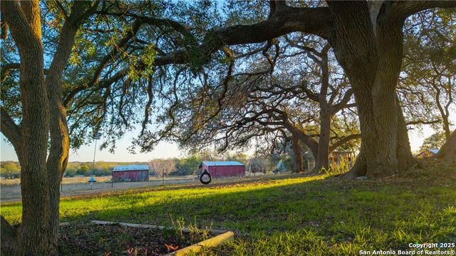 15145 Alternate 90, Kingsbury, TX 78638