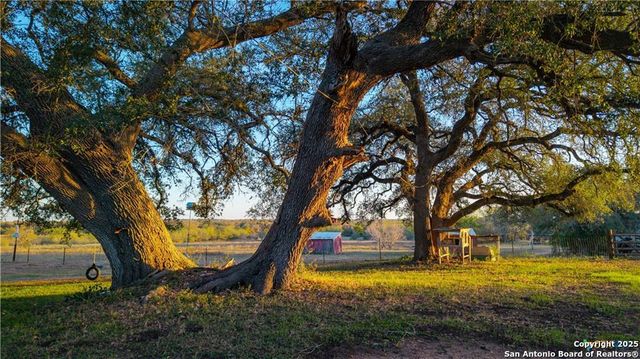 15145 Alternate 90, Kingsbury, TX 78638