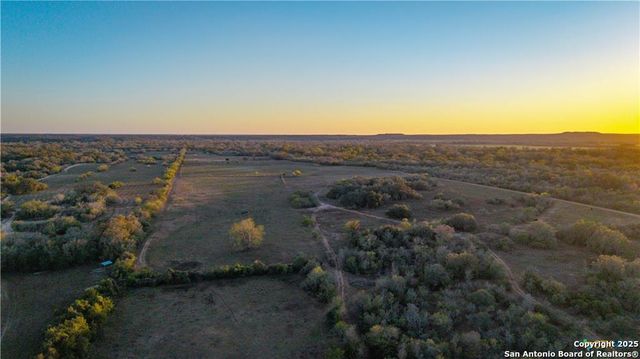 15145 Alternate 90, Kingsbury, TX 78638