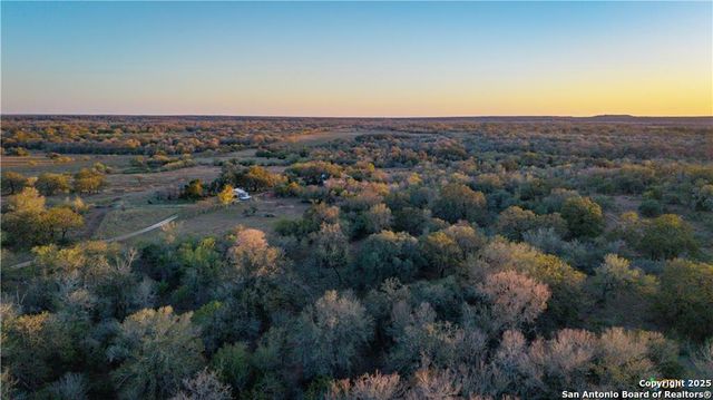 15145 Alternate 90, Kingsbury, TX 78638