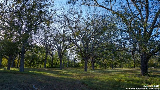 15145 Alternate 90, Kingsbury, TX 78638