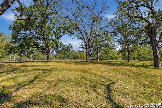 15145 Alternate 90, Kingsbury, TX 78638