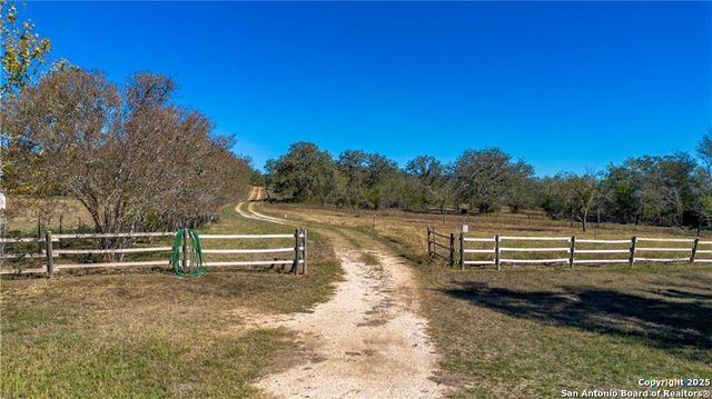 15145 Alternate 90, Kingsbury, TX 78638