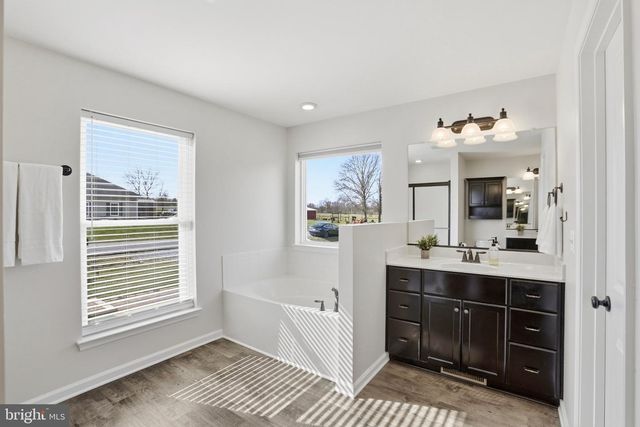 15615 WHISPERING KNOLL CT, Hillsboro, VA 20132