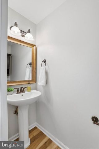 15615 WHISPERING KNOLL CT, Hillsboro, VA 20132