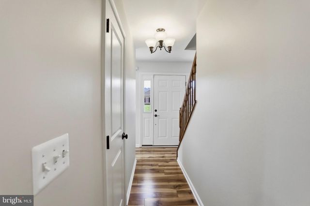 15615 WHISPERING KNOLL CT, Hillsboro, VA 20132