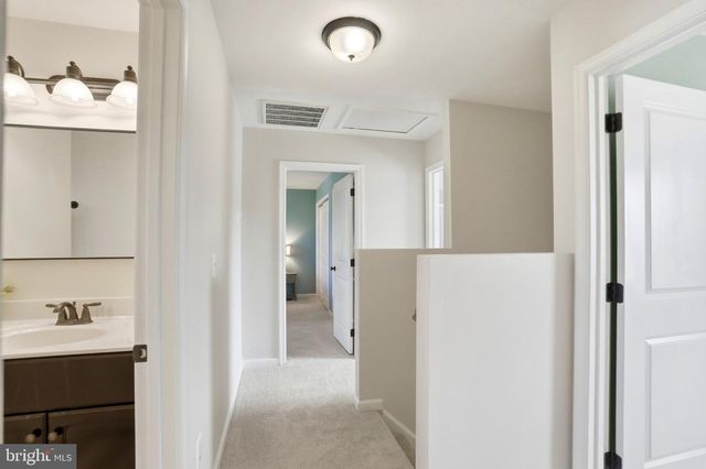 15615 WHISPERING KNOLL CT, Hillsboro, VA 20132