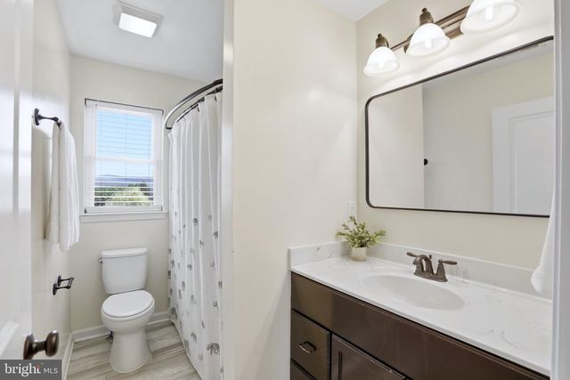 15615 WHISPERING KNOLL CT, Hillsboro, VA 20132