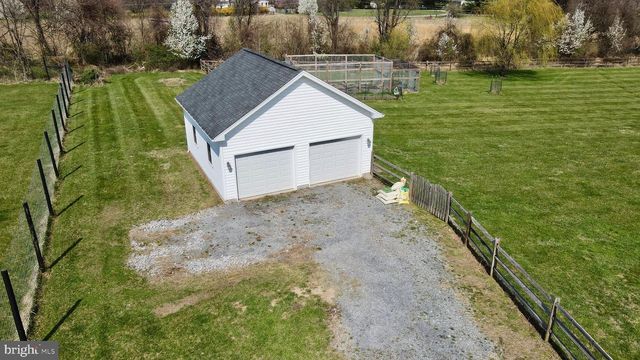 15615 WHISPERING KNOLL CT, Hillsboro, VA 20132