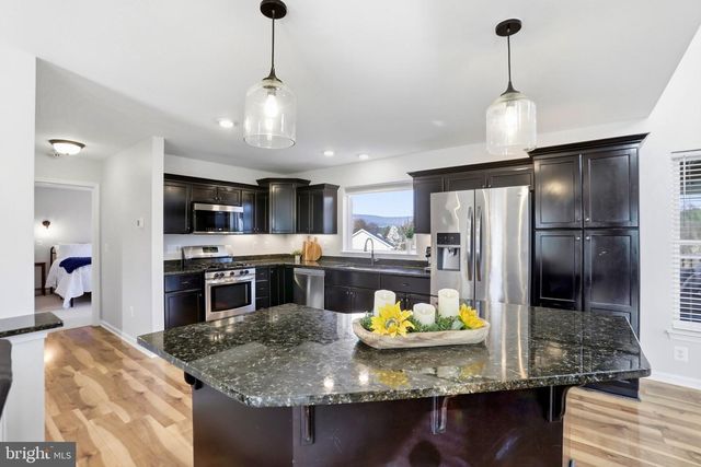 15615 WHISPERING KNOLL CT, Hillsboro, VA 20132