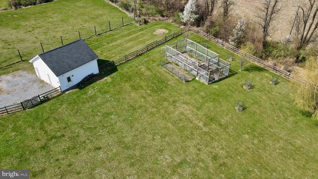 15615 WHISPERING KNOLL CT, Hillsboro, VA 20132