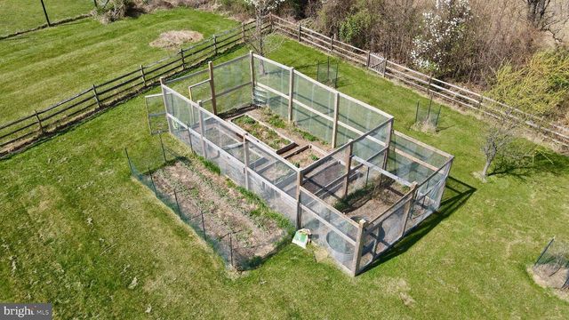 15615 WHISPERING KNOLL CT, Hillsboro, VA 20132