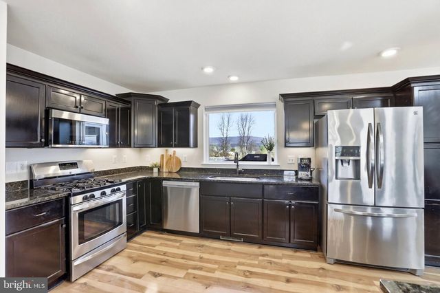 15615 WHISPERING KNOLL CT, Hillsboro, VA 20132