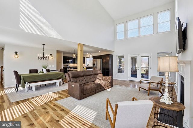 15615 WHISPERING KNOLL CT, Hillsboro, VA 20132