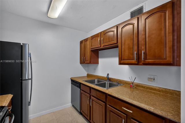 400 SW 134th Way 112F, Pembroke Pines, FL 33027