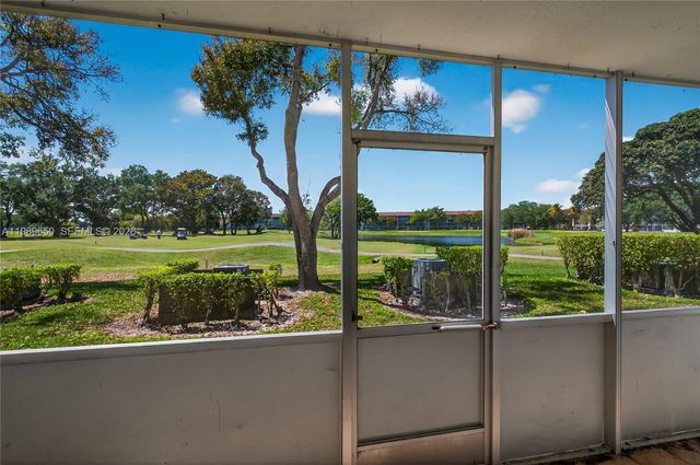 400 SW 134th Way 112F, Pembroke Pines, FL 33027