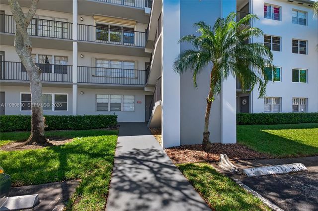400 SW 134th Way 112F, Pembroke Pines, FL 33027