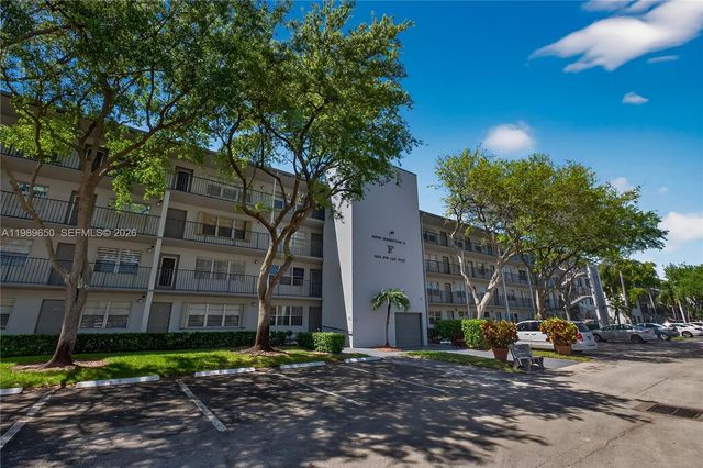 400 SW 134th Way 112F, Pembroke Pines, FL 33027
